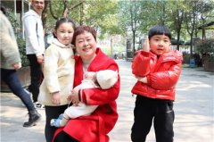 四川省生殖健康研究中心左玉芳医生参加满月酒